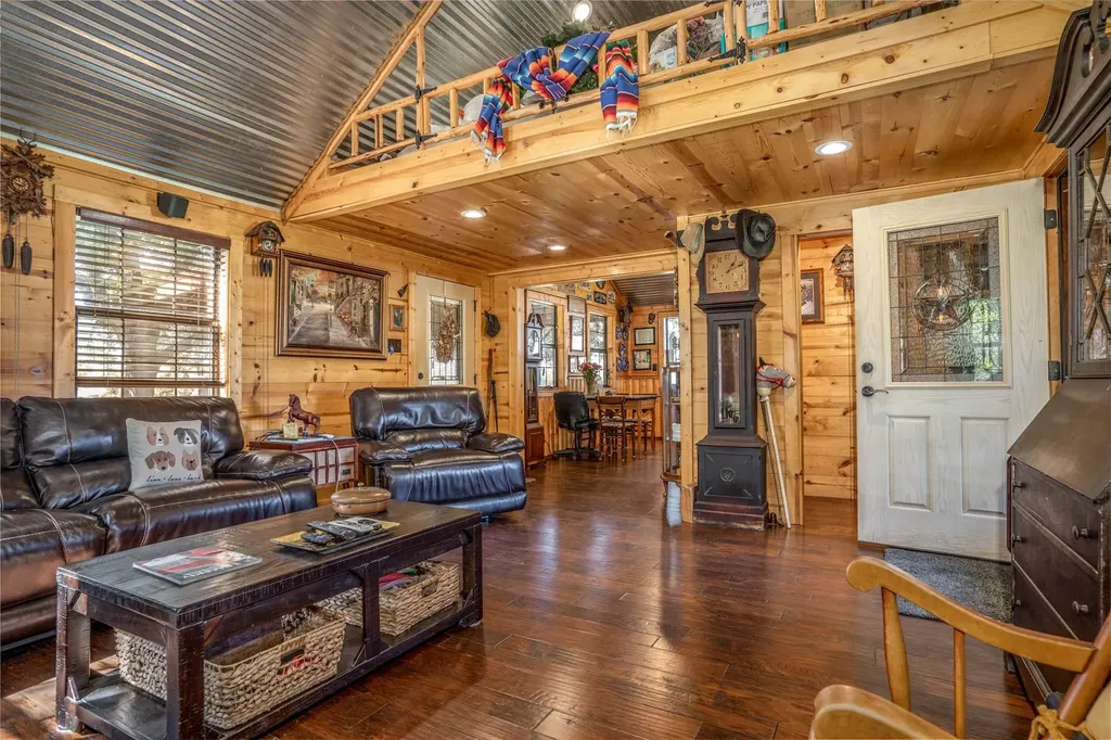 1293 Hcr 1425 Covington TX 76636