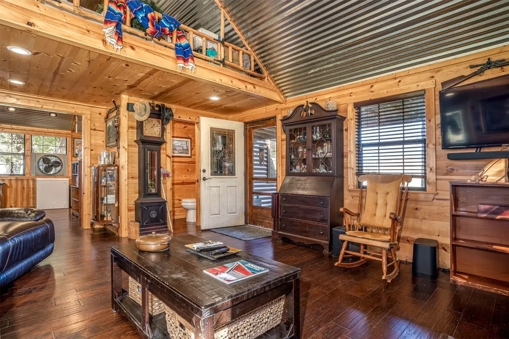1293 Hcr 1425 Covington TX 76636