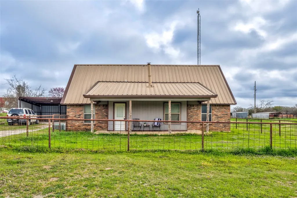 1106 Hcr 1414 Covington TX 76636