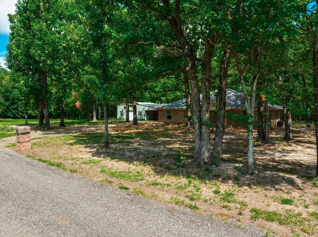 104 County Road 1114 Bogata TX 75417