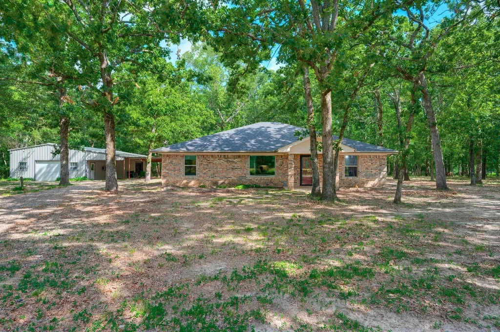 104 County Road 1114 Bogata TX 75417