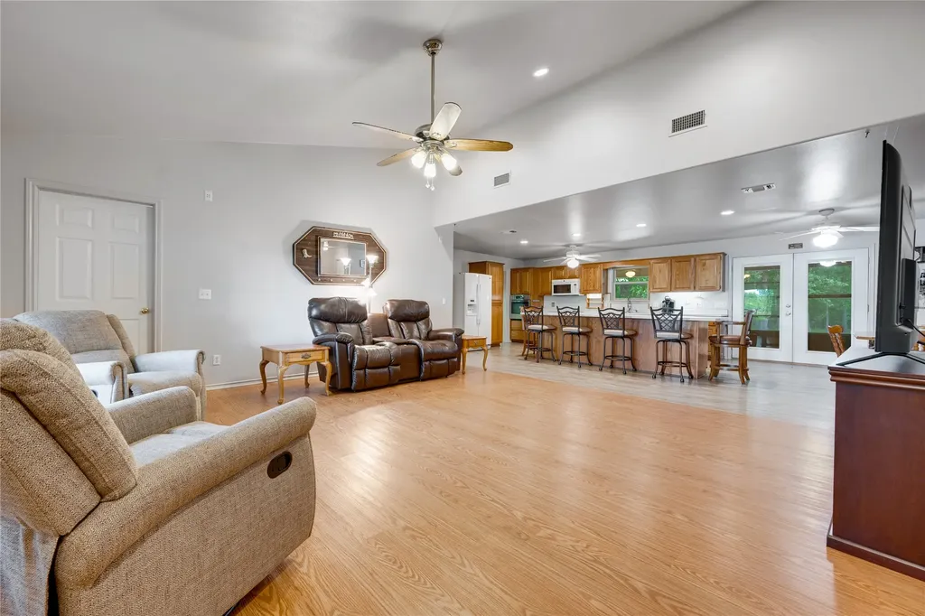 104 County Road 1114 Bogata TX 75417