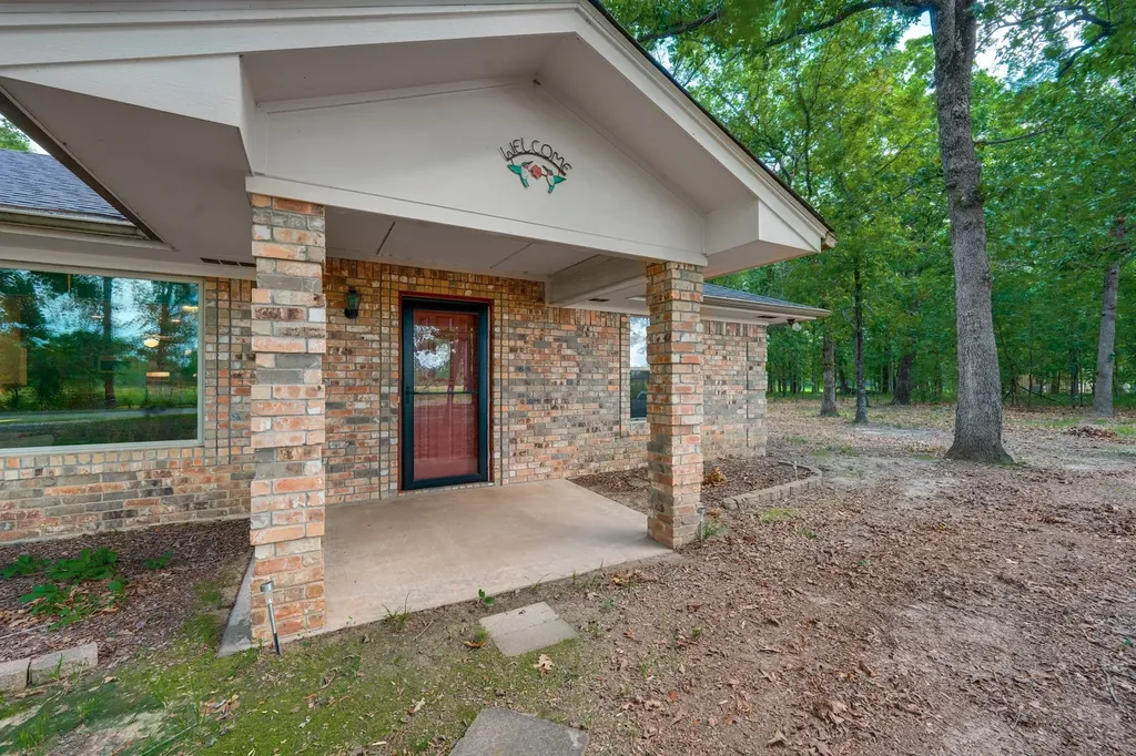 104 County Road 1114 Bogata TX 75417