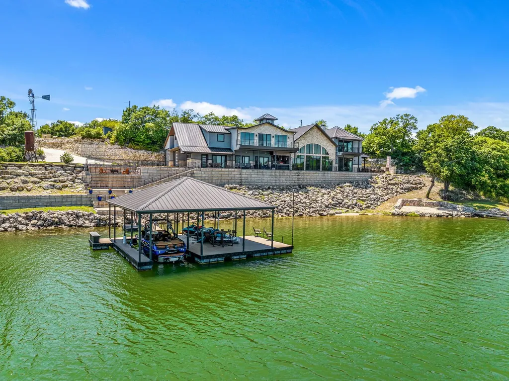 212 Hilltop Drive Gainesville TX 76240