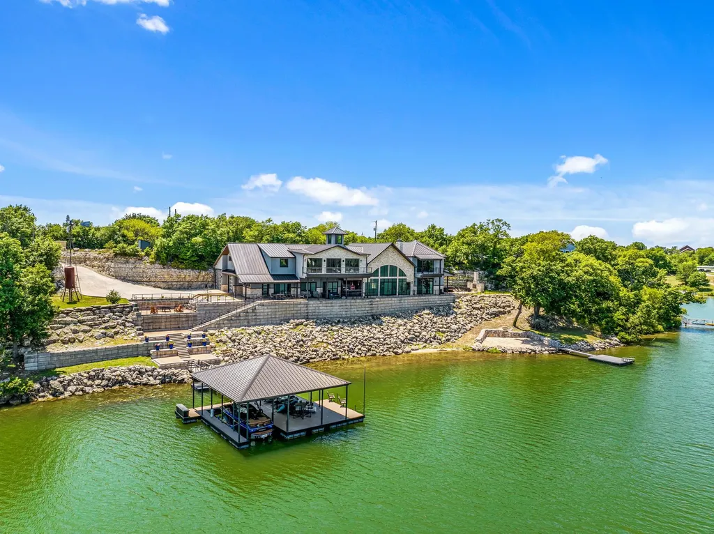 212 Hilltop Drive Gainesville TX 76240