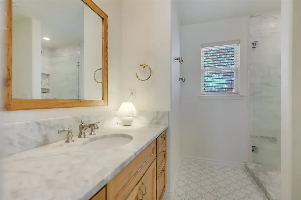 316 Mountain View Sunrise Beach Village TX 78643