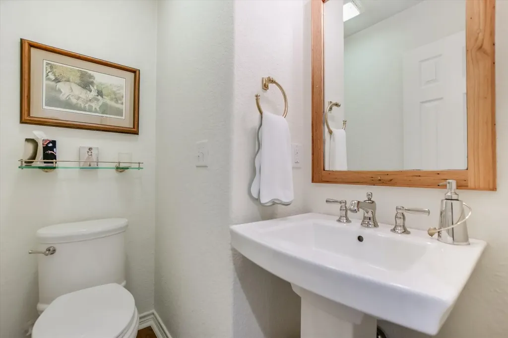 316 Mountain View Sunrise Beach Village TX 78643