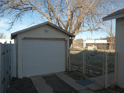 203 N 7th Street Memphis TX 79245