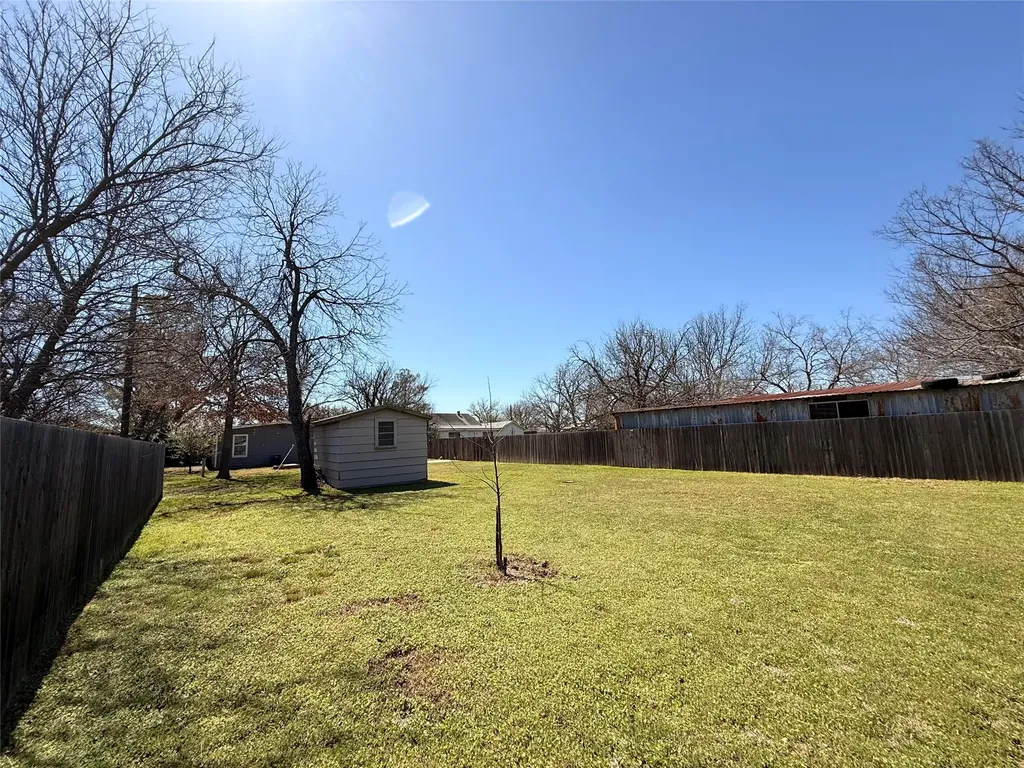 312 W Church Street Olney TX 76374