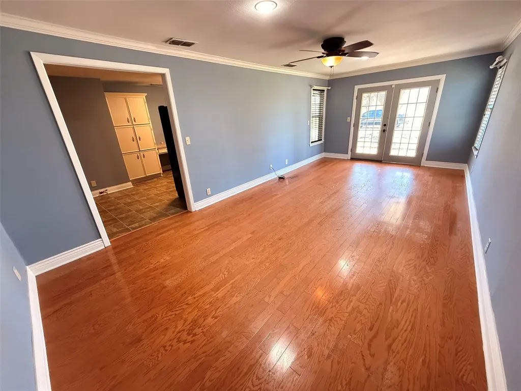 312 W Church Street Olney TX 76374
