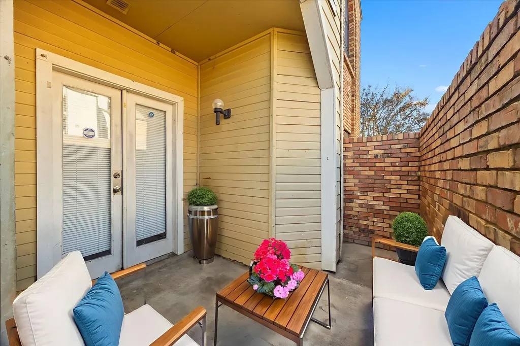 4422 Point Boulevard Garland TX 75043