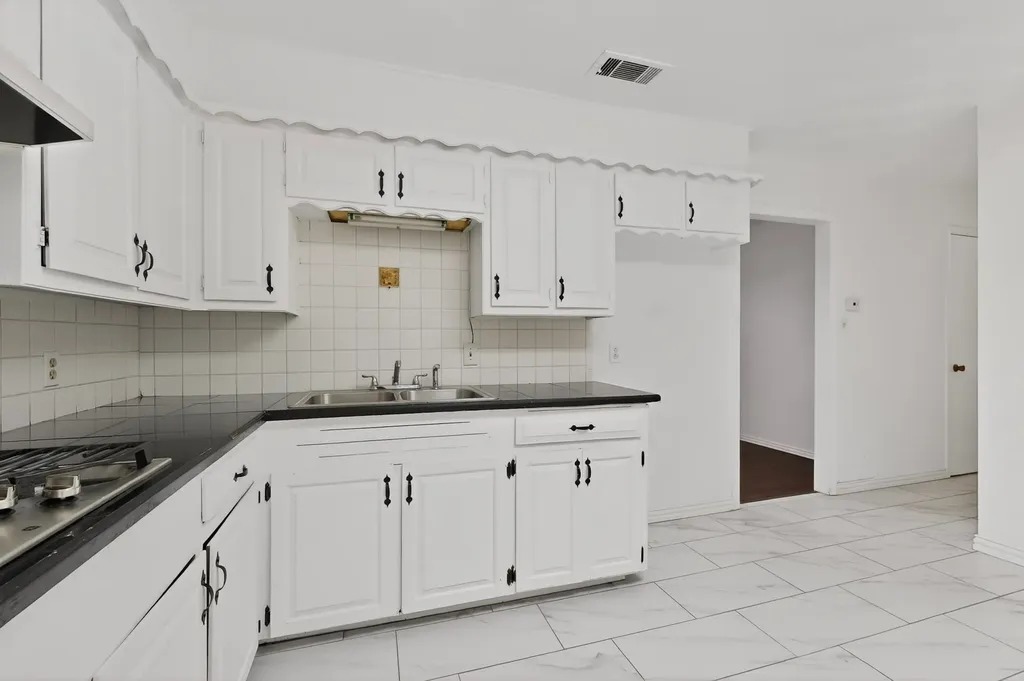 4429 Berke Road Fort Worth TX 76115
