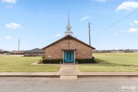 801 N 1st Street Iowa Park TX 76367