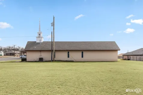 801 N 1st Street Iowa Park TX 76367
