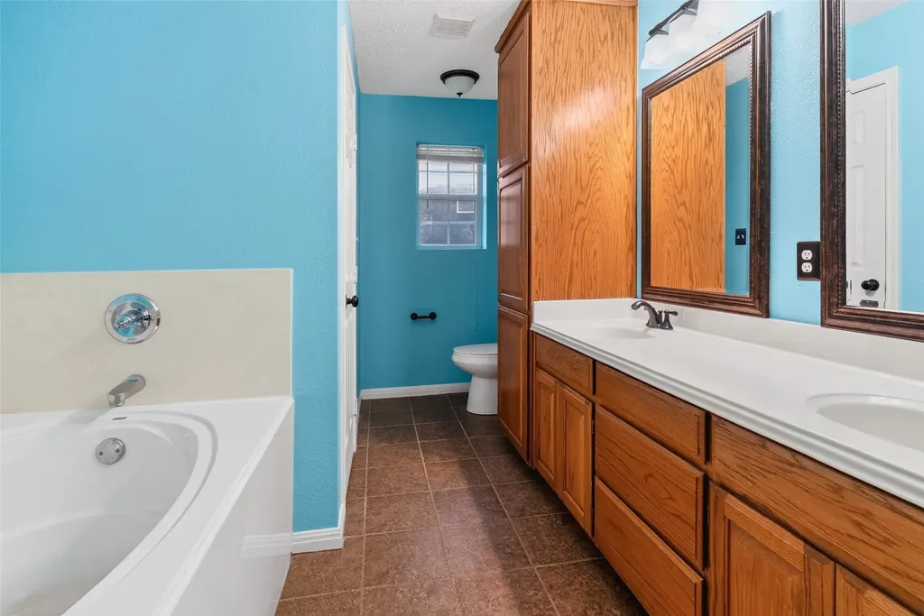 124 Topaz Circle Hewitt TX 76643