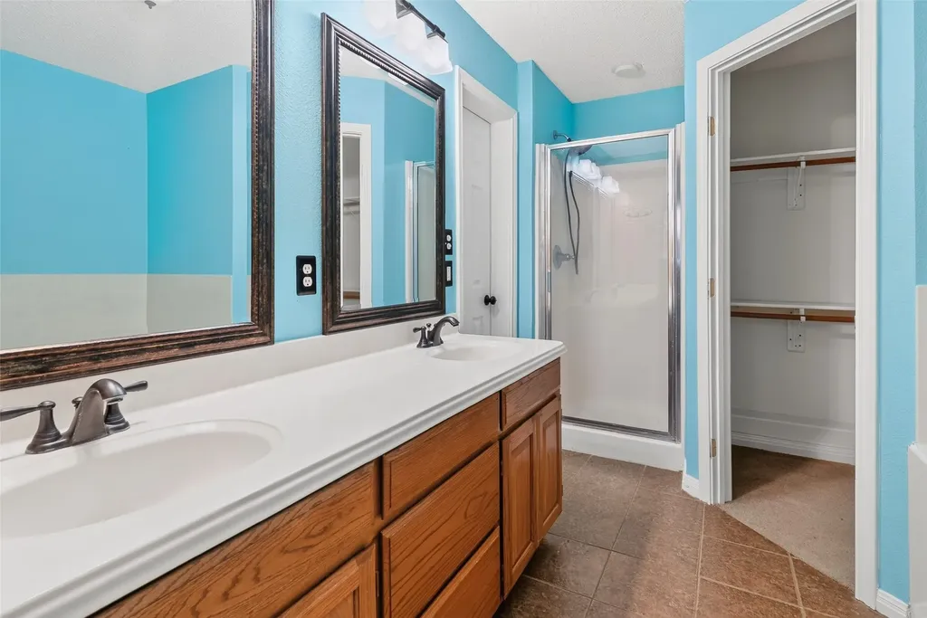 124 Topaz Circle Hewitt TX 76643