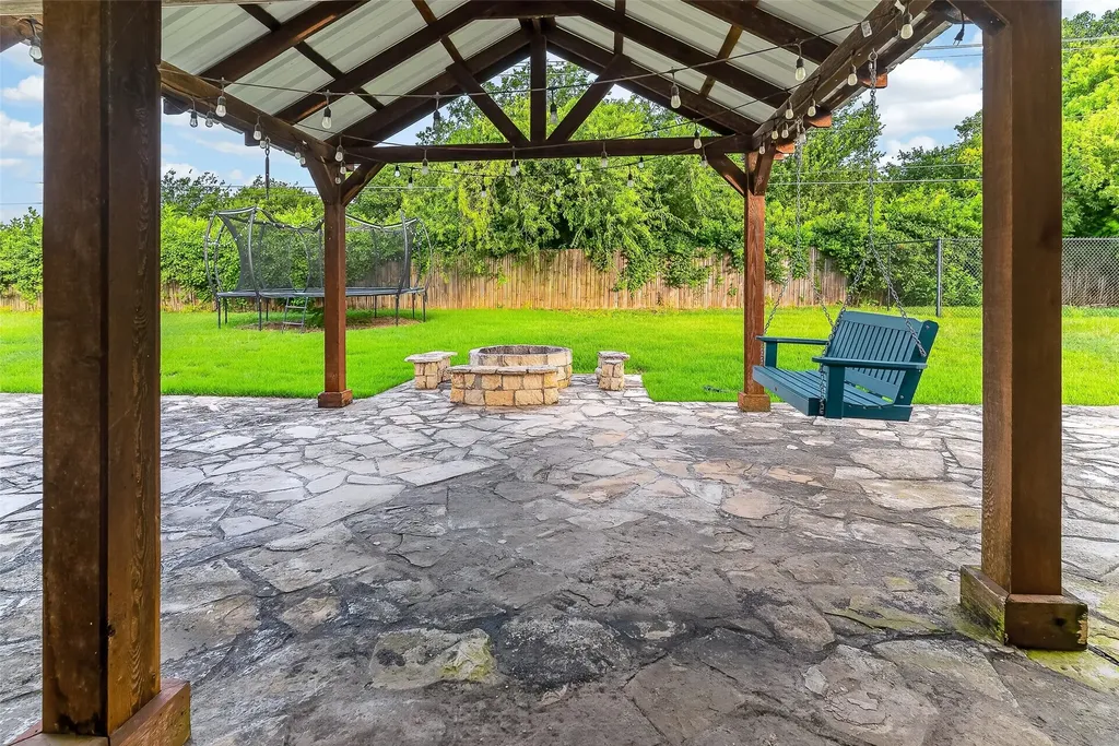 124 Topaz Circle Hewitt TX 76643