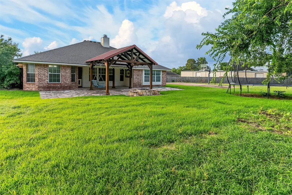 124 Topaz Circle Hewitt TX 76643