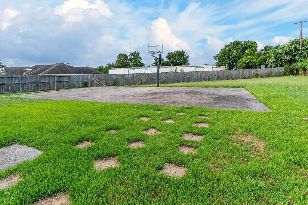 124 Topaz Circle Hewitt TX 76643