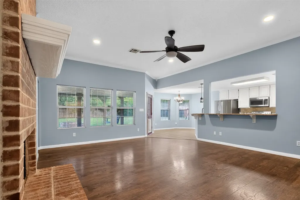 124 Topaz Circle Hewitt TX 76643