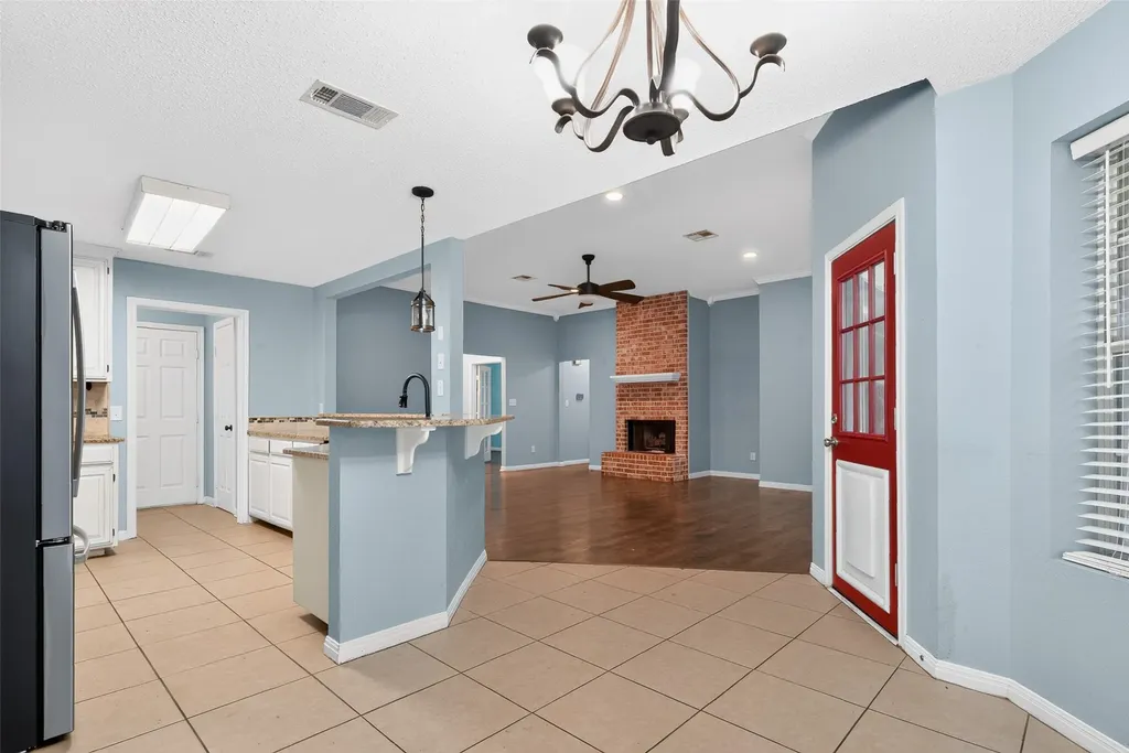 124 Topaz Circle Hewitt TX 76643