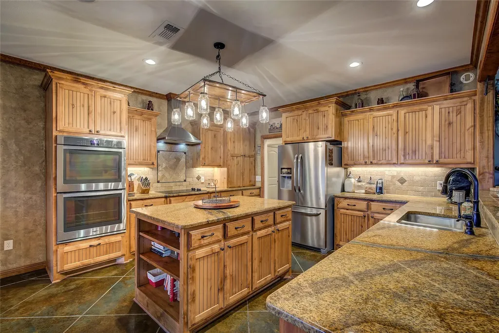 811 Rs County Road 4250 Point TX 75472