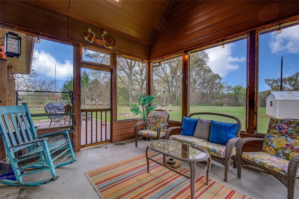 811 Rs County Road 4250 Point TX 75472
