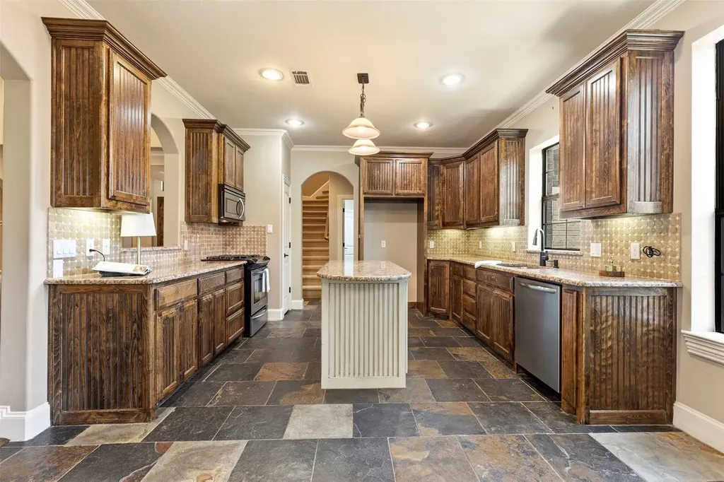 2705 Silverado Trail Sherman TX 75092