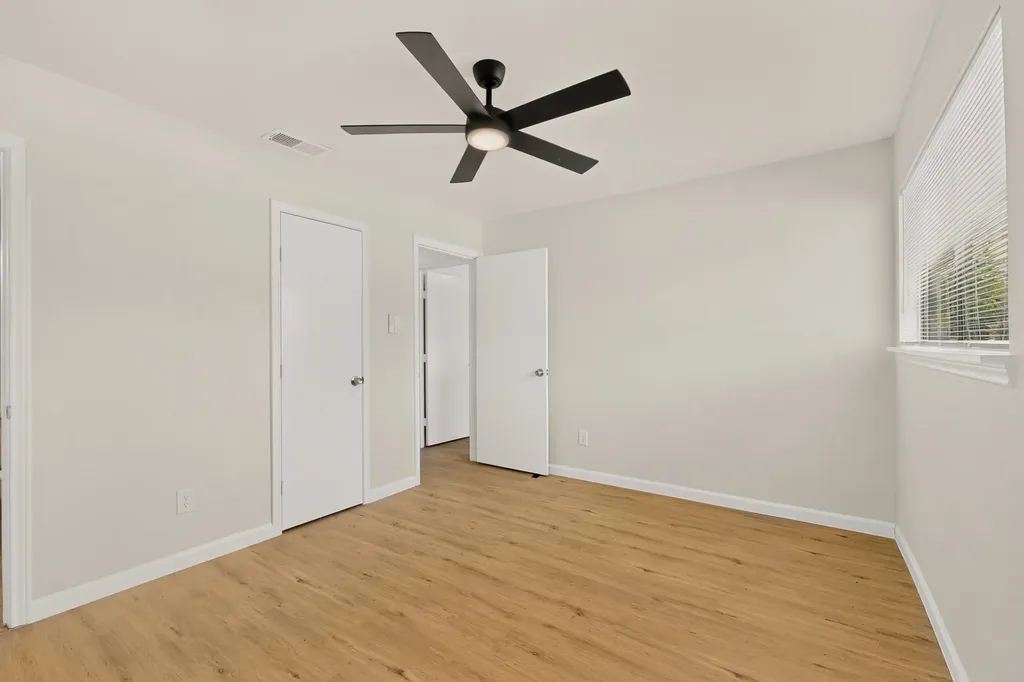 1304 Glynn Oaks Drive Arlington TX 76010