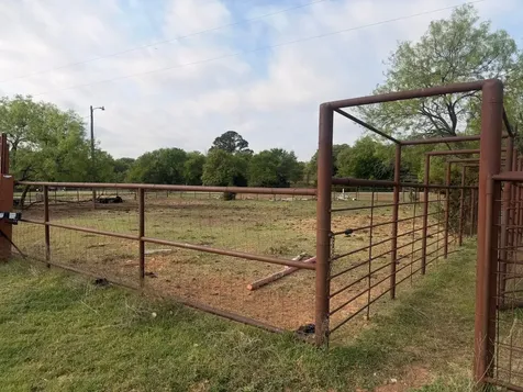 2548 County Road 2690 Alvord TX 76225