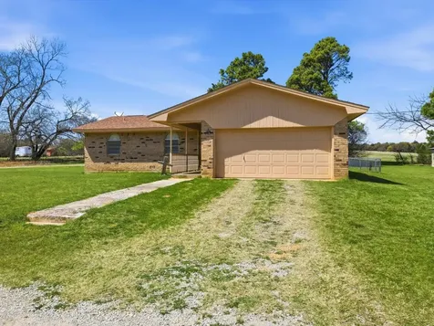 2548 County Road 2690 Alvord TX 76225