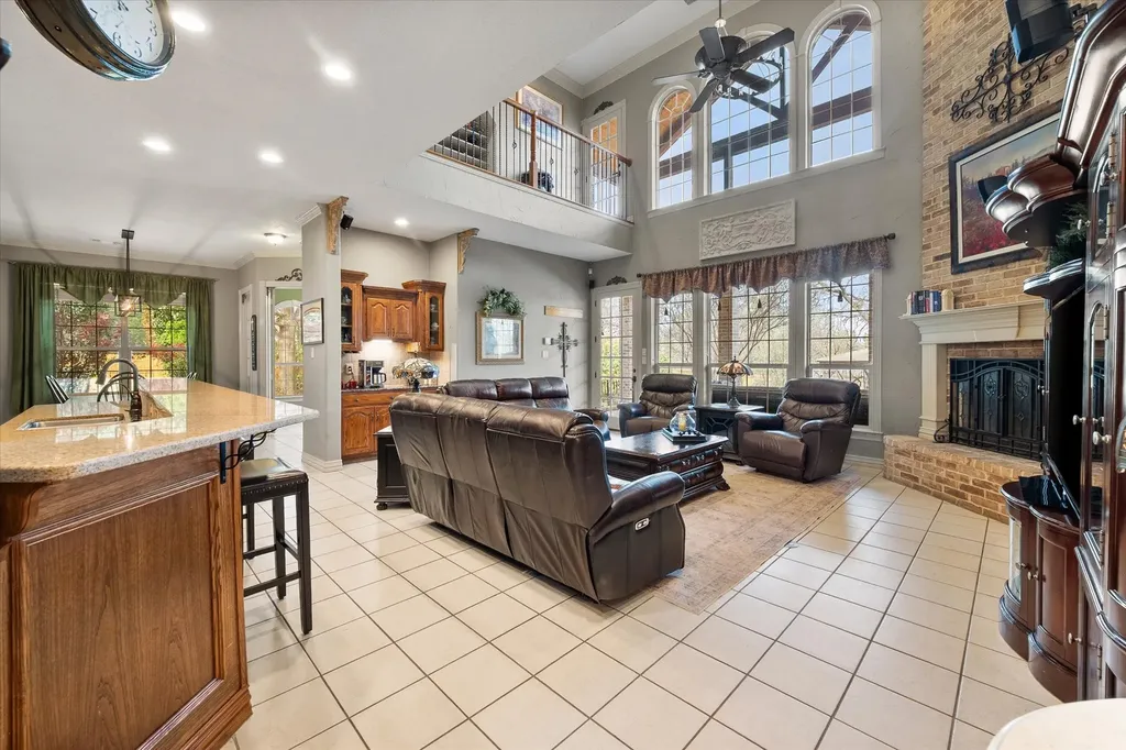 2703 Katherine Court Dalworthington Gardens TX 76016