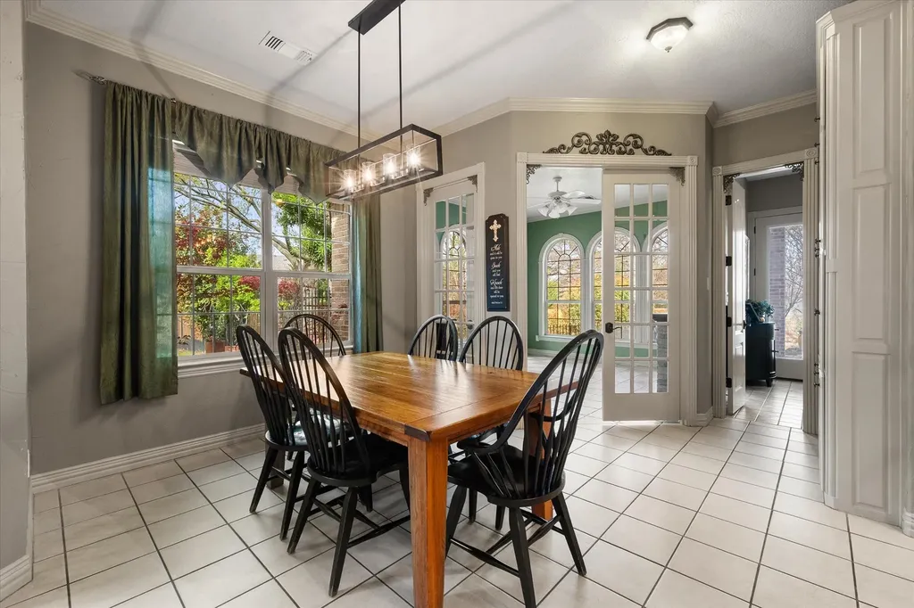 2703 Katherine Court Dalworthington Gardens TX 76016