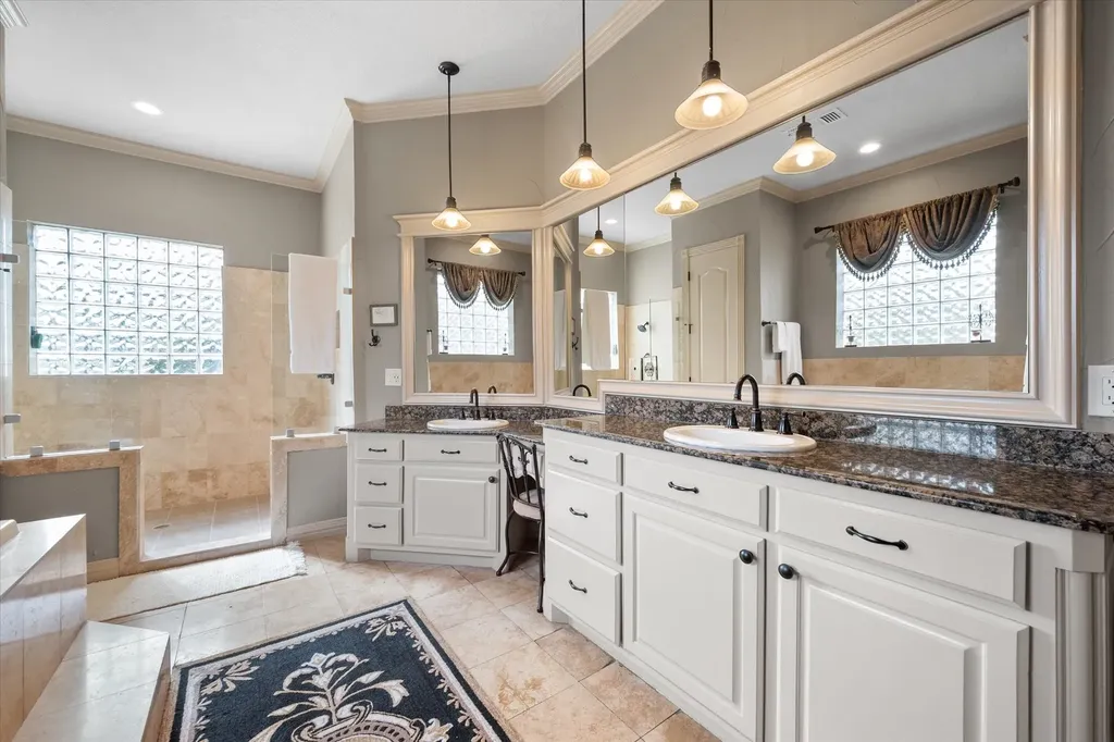 2703 Katherine Court Dalworthington Gardens TX 76016