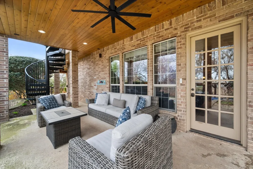 2703 Katherine Court Dalworthington Gardens TX 76016