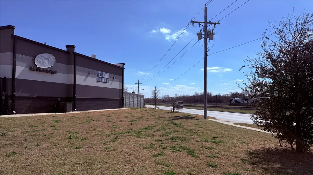 1203 S Railroad Street Lewisville TX 75057