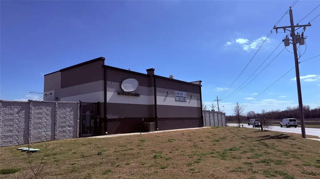 1203 S Railroad Street Lewisville TX 75057