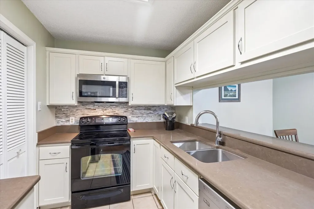 1601 Marsh Lane Carrollton TX 75006
