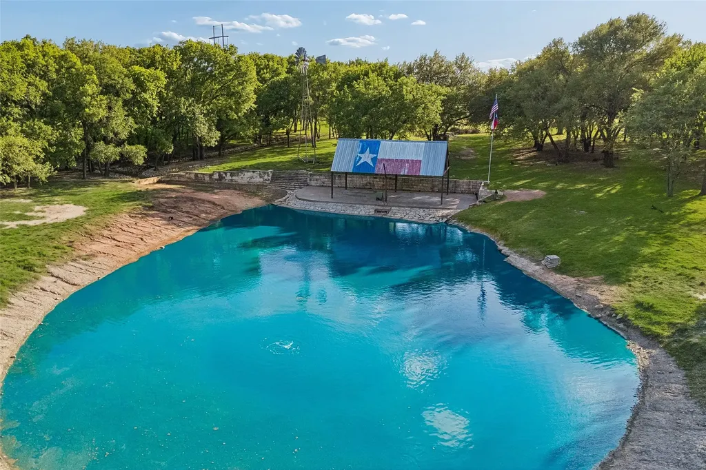 700 Temple Hall Highway Granbury TX 76049