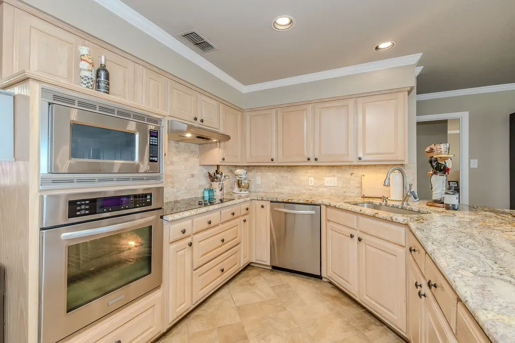 140 Oyster Bay Possum Kingdom Lake TX 76449
