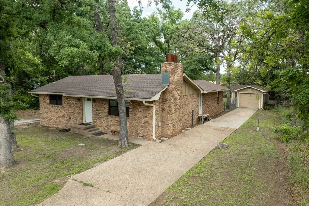 530 Holly Glen Murchison TX 75778