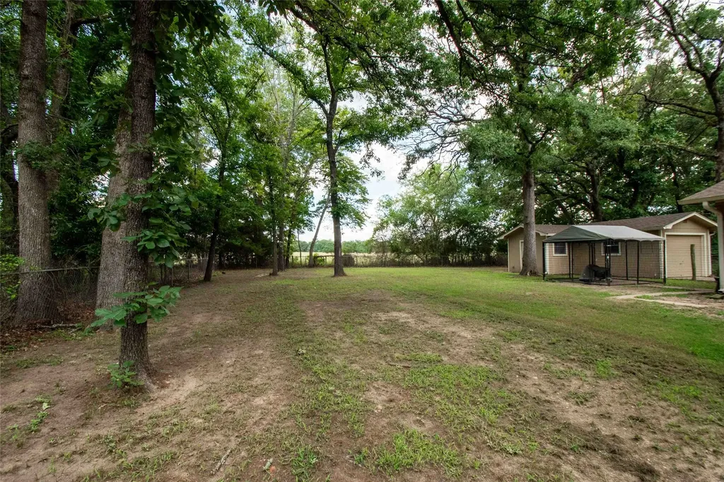 530 Holly Glen Murchison TX 75778