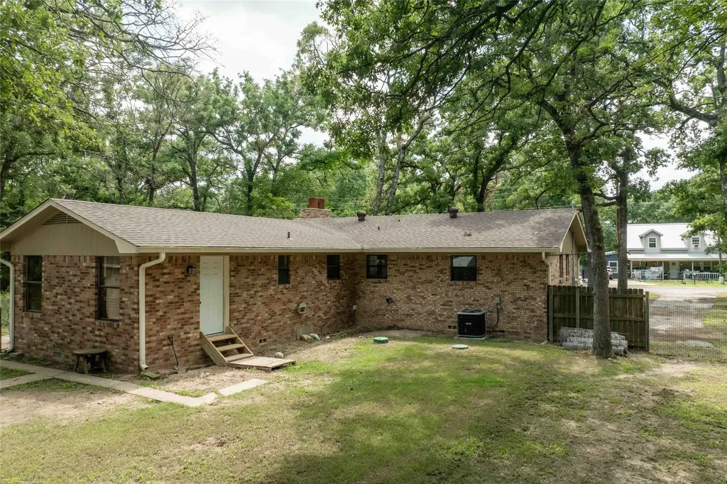 530 Holly Glen Murchison TX 75778