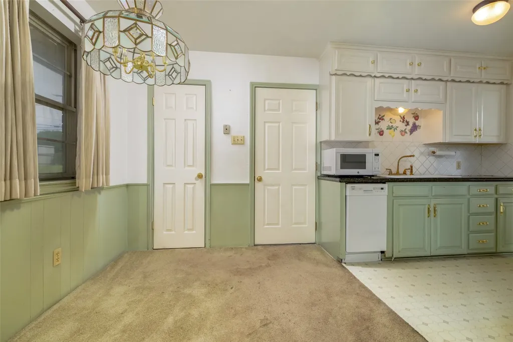 6604 Trailwood Drive Forest Hill TX 76140