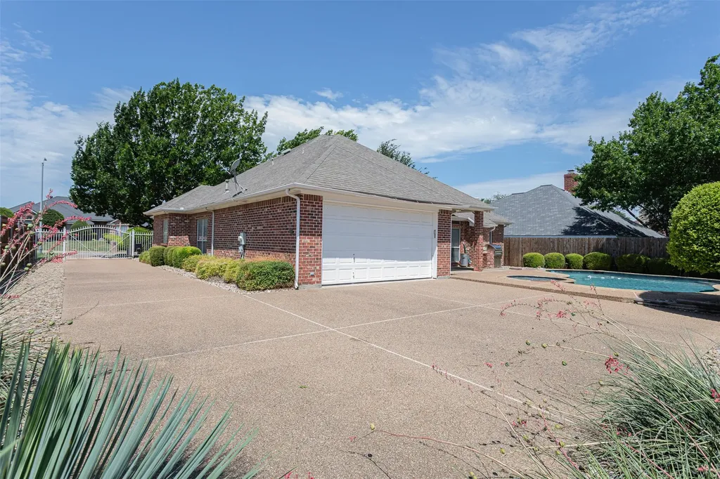 7005 Meadowside Road S Fort Worth TX 76132