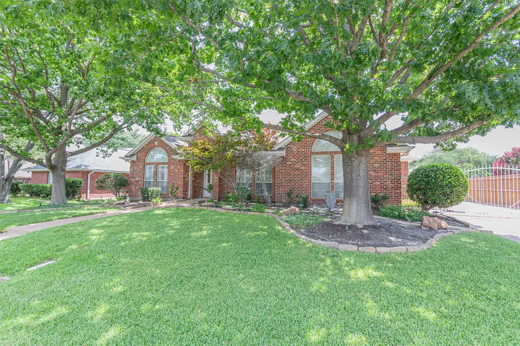 7005 Meadowside Road S Fort Worth TX 76132