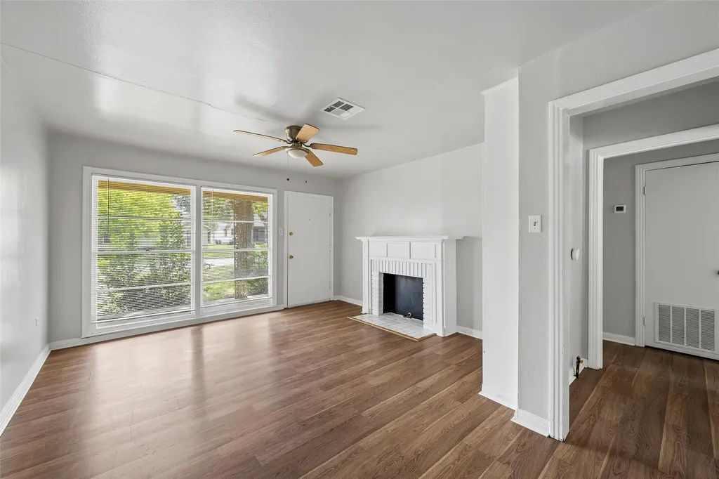 3717 Parkwood Street Waco TX 76710