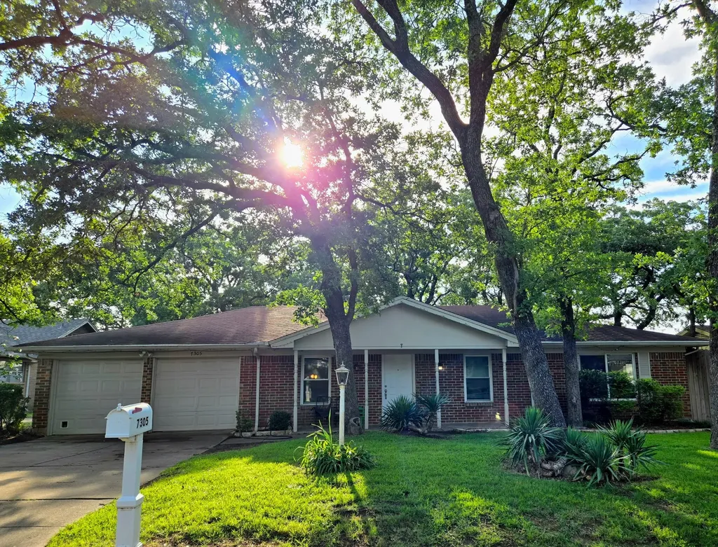 7305 Woodbridge Drive Forest Hill TX 76140