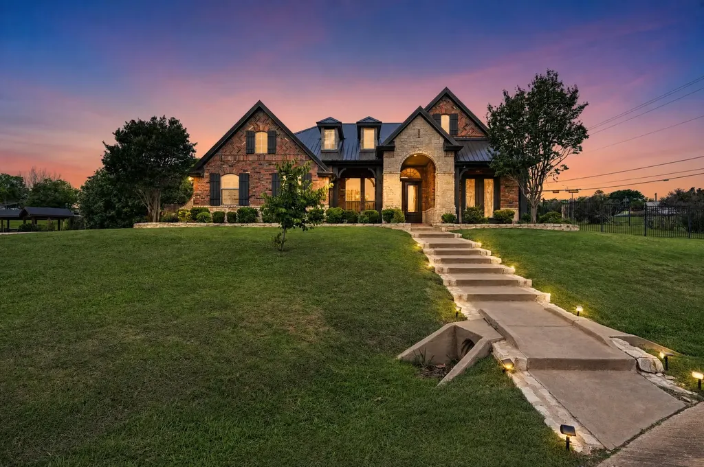 102 W Carruth Lane Double Oak TX 75077
