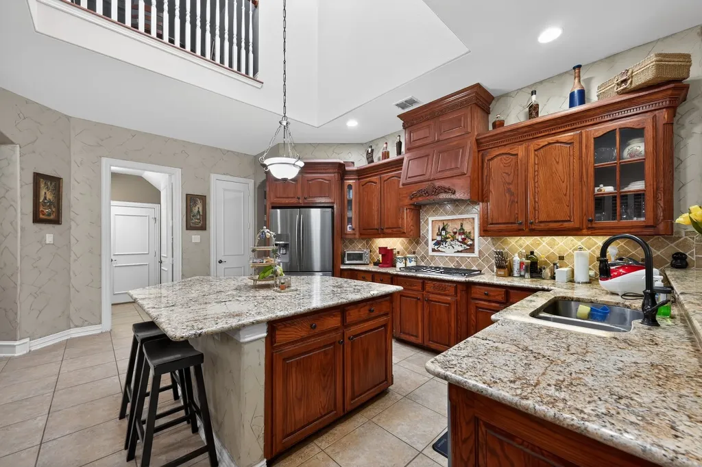 102 W Carruth Lane Double Oak TX 75077